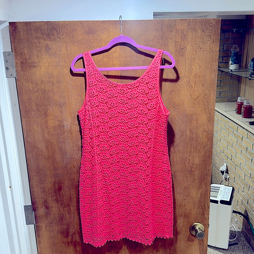 Jennifer Lopez.  Adorable mod-mini dress. Coral color.  Side zipper.